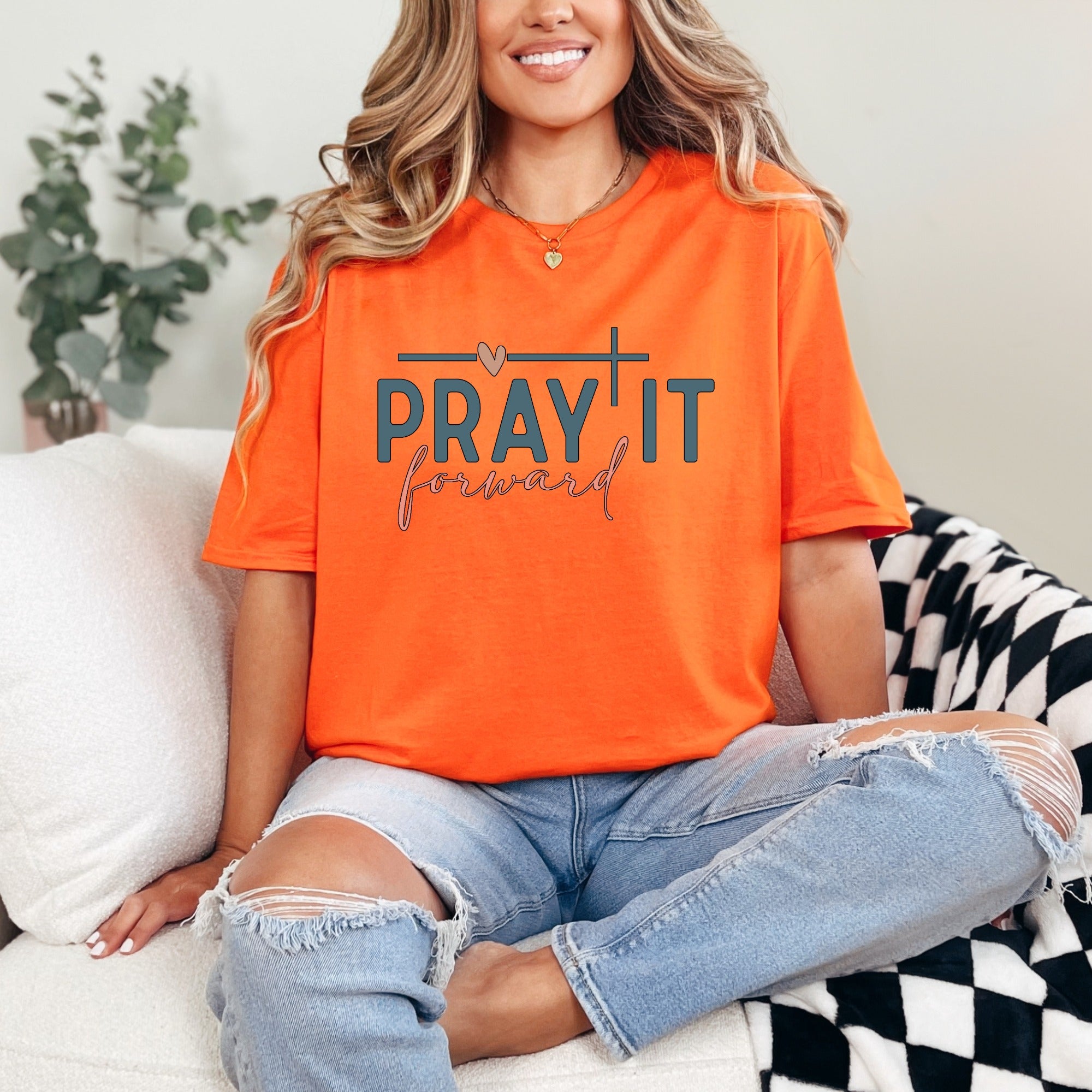 Pray It Forward | Loving Generosity Tee