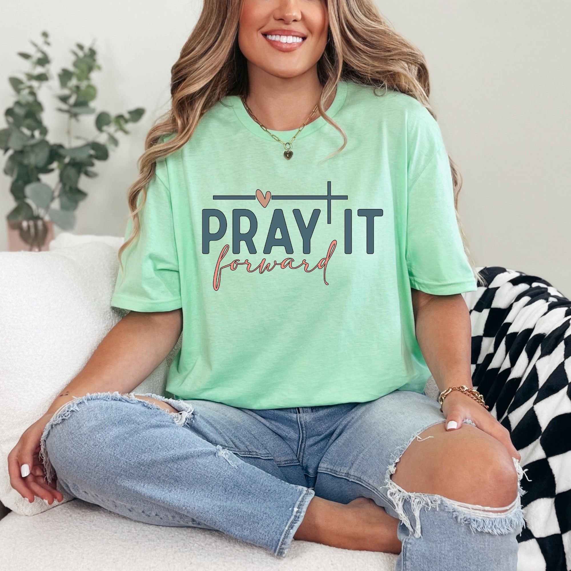 Pray It Forward | Loving Generosity Tee