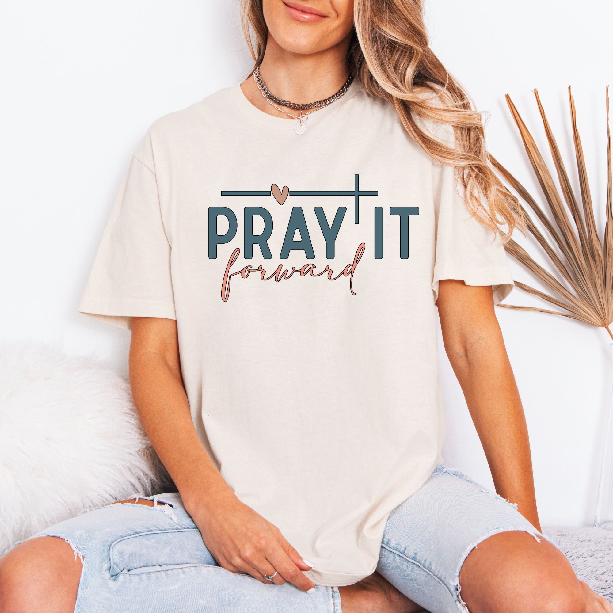 Pray It Forward | Loving Generosity Tee