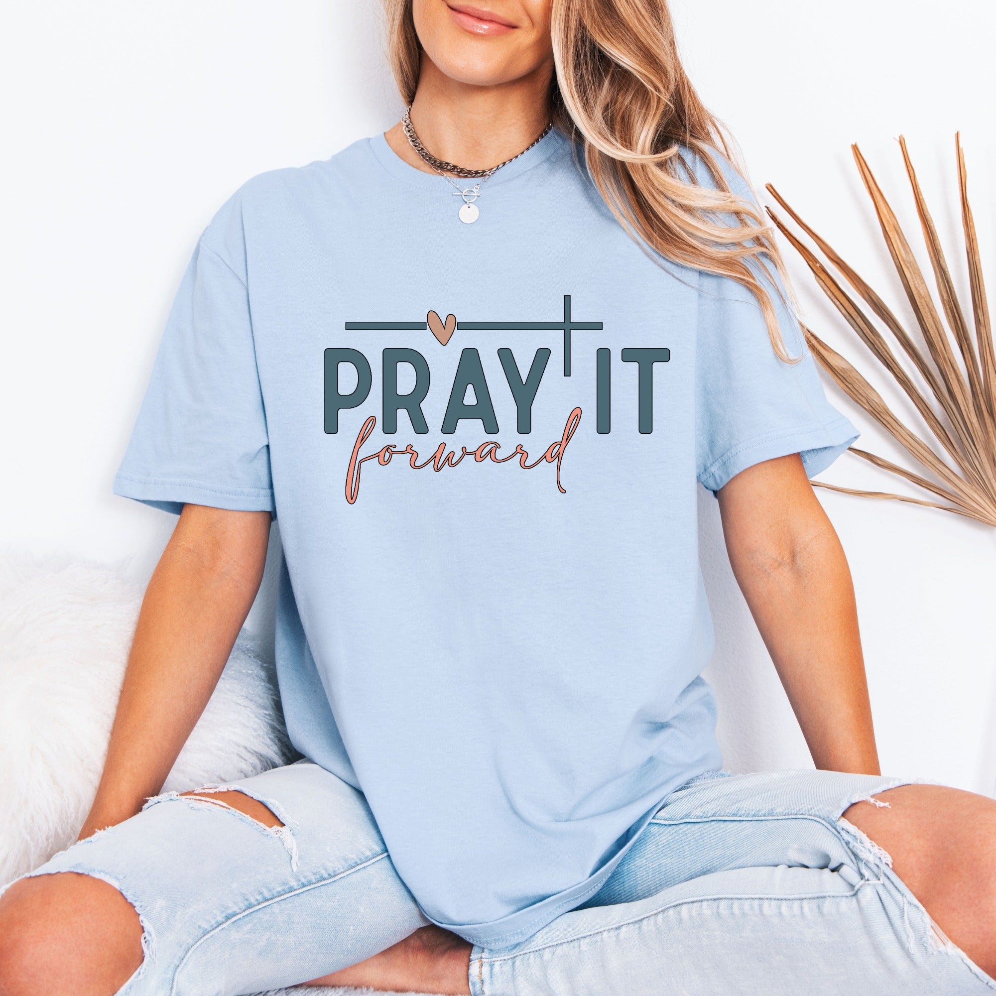 Pray It Forward | Loving Generosity Tee