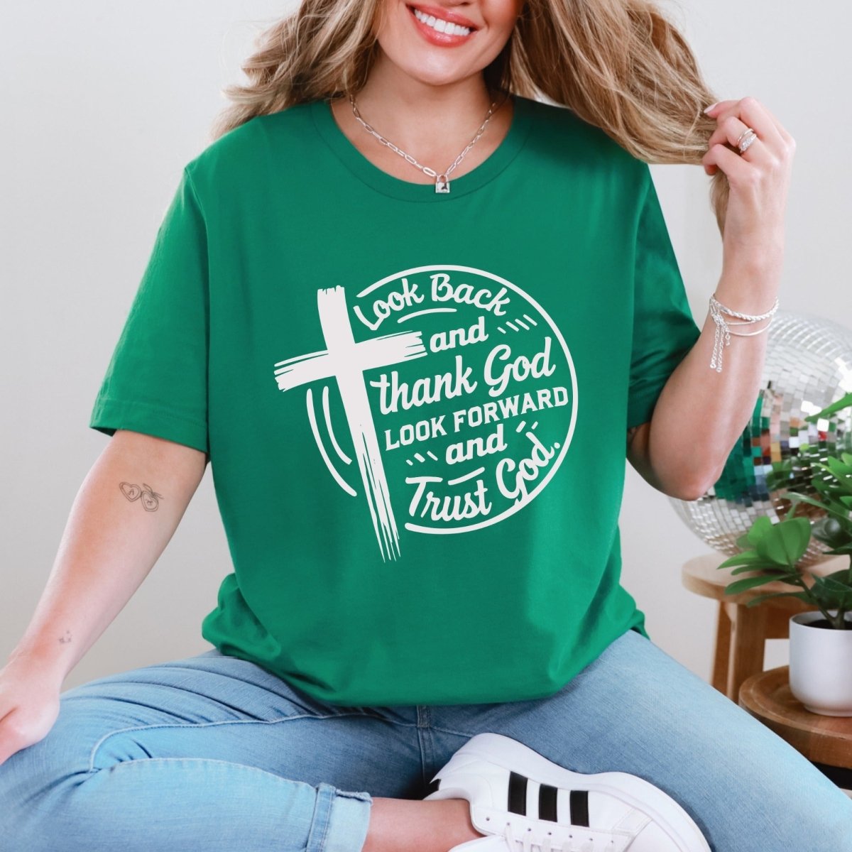 Look Back & Thank God | Gratitude & Trust Tee - Luckets.com