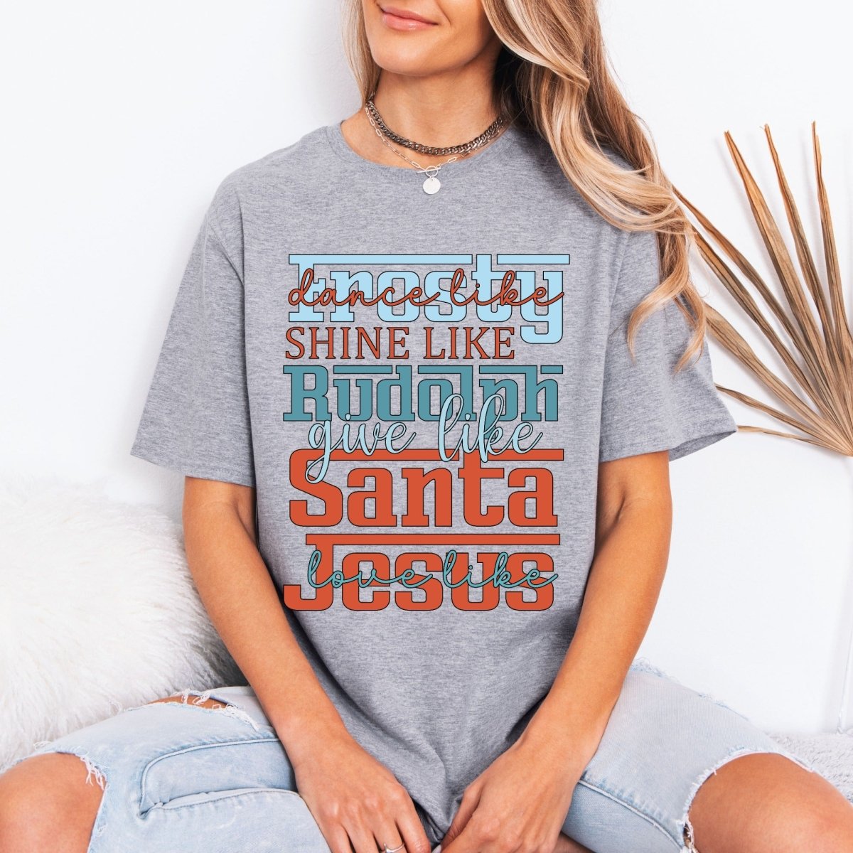 Love Like Jesus | Christmas Faith Tee - Luckets.com
