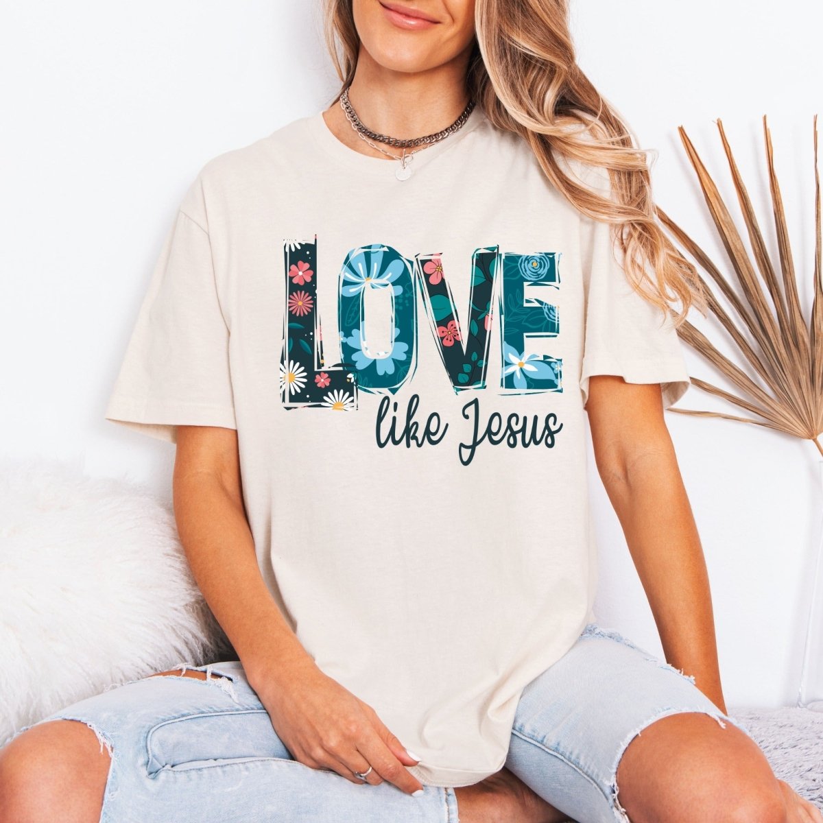 LOVE like Jesus | Floral Faith Tee - Luckets.com