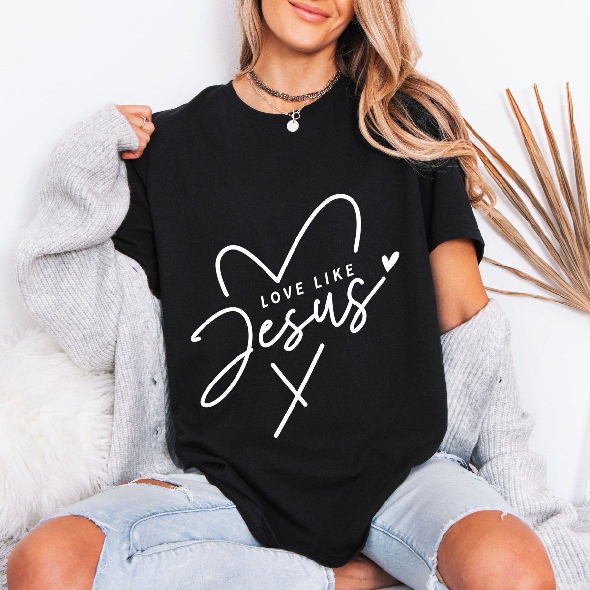 Love Like Jesus | Heartfelt Faith Tee - Luckets.com