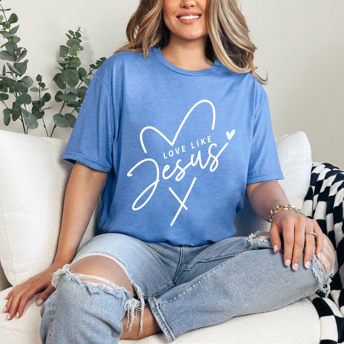 Love Like Jesus | Heartfelt Faith Tee - Luckets.com