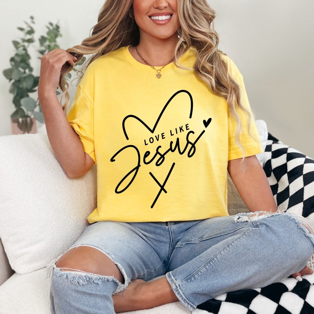 Love Like Jesus | Heartfelt Faith Tee - Luckets.com
