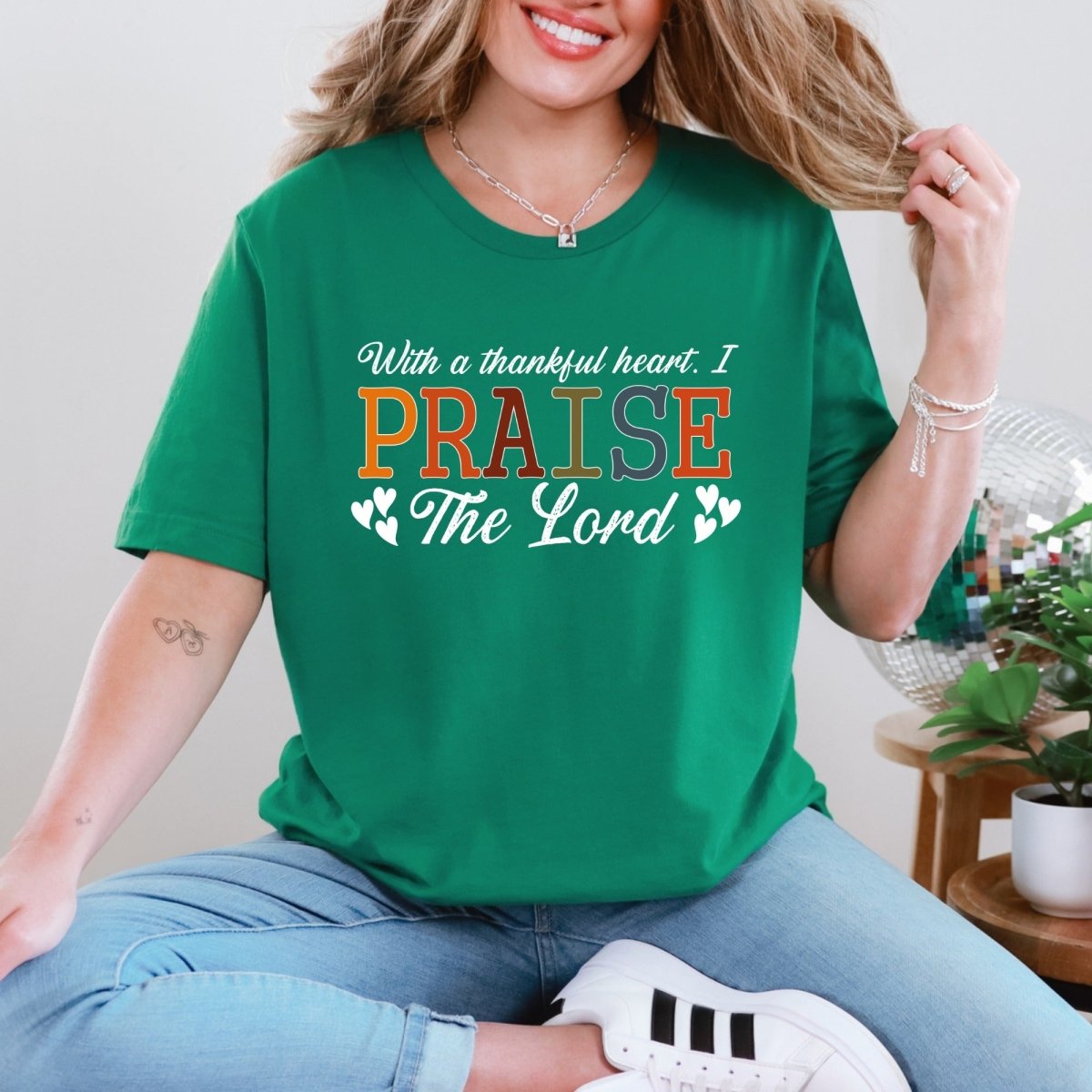 Praise The Lord | Thankful Heart Worship Tee - Luckets.com